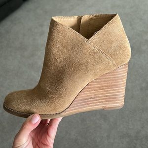 Lucky Brand Caramel Booties